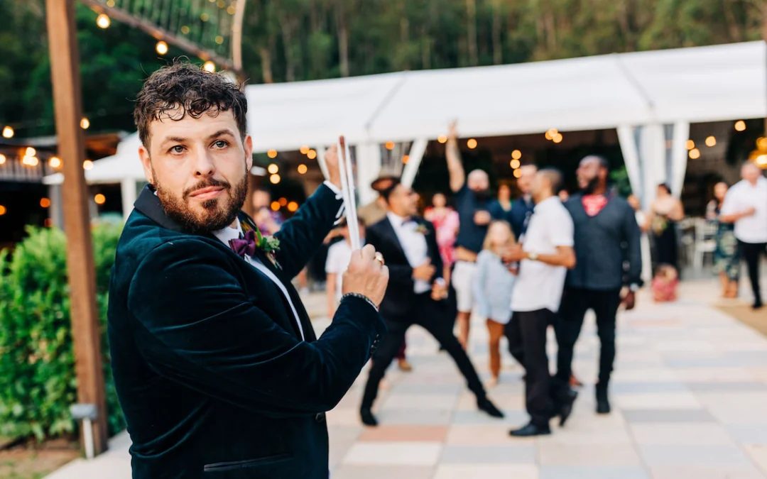 Bouquet toss and Garter throw